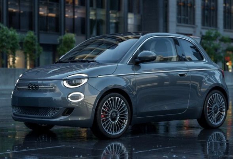 Fiat Certified Collision Repair fiat500 parked Fiat Certified Collision Repair fiat500 parked